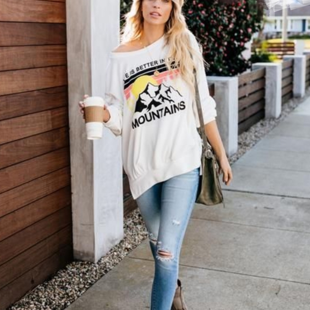 Life is better in the mountains sweatshitt